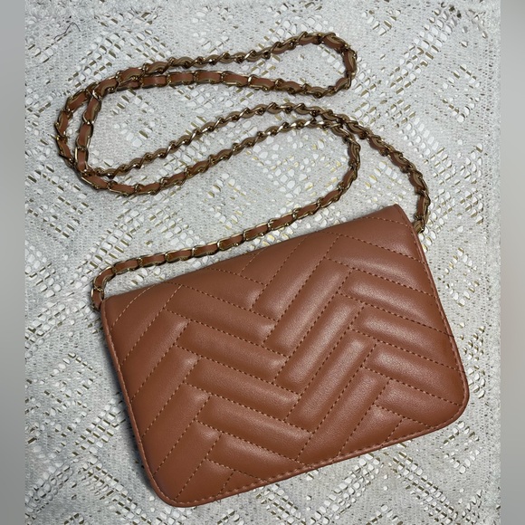 Bebe Los Angeles Sophia Gold chain link Crossbody Small Dark Blush Purse - Picture 2 of 9